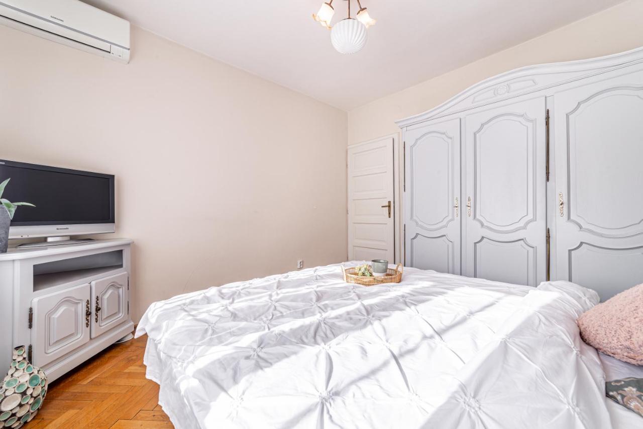 Nala Central Apartment Arad Kültér fotó