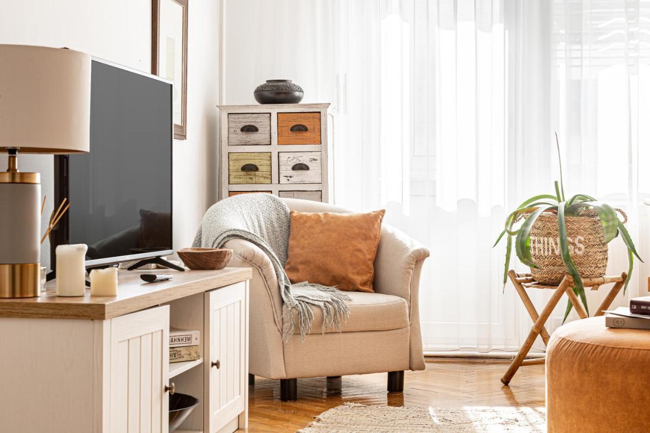 Nala Central Apartment Arad Kültér fotó